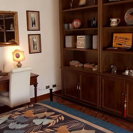 Italian Romance - A Fine In Apartment Rome